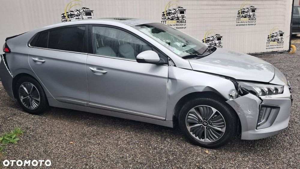 Hyundai IONIQ - 12
