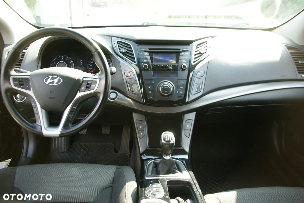 Hyundai i40 Kombi blue 1.6 Classic - 11