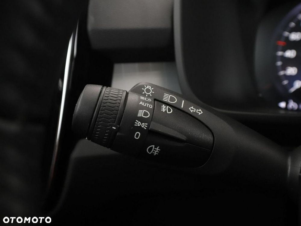 Volvo XC 40 D4 AWD Momentum Pro - 34