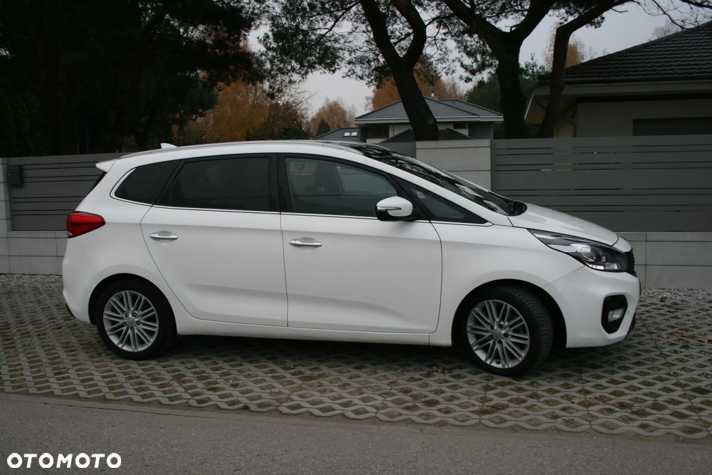 Kia Carens 1.7 CRDi M 7os - 25
