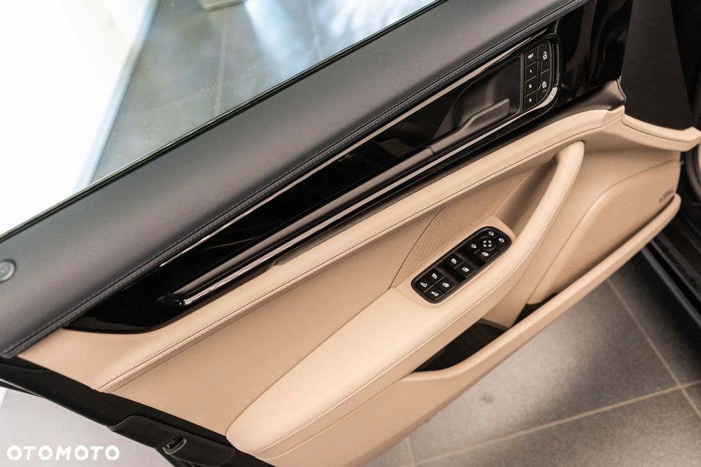 Porsche Panamera 4 - 31