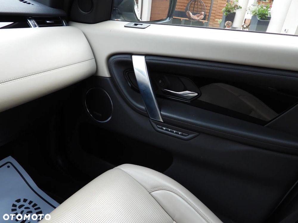 Land Rover Discovery Sport TD4 HSE Luxury - 30