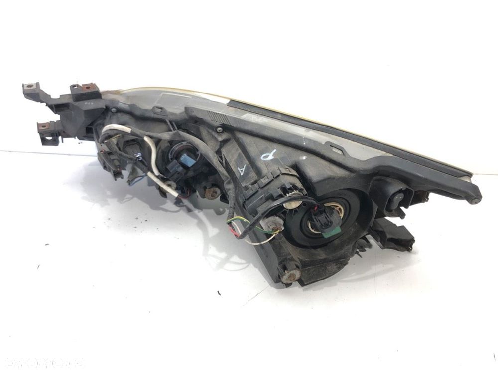 REFLEKTOR PRAWY PRZÓD XENON  MAZDA 6 Kombi (GH) 2007 - 2013 2.0 MZR-CD (GH14) 103 kW [140 KM] olej - 4
