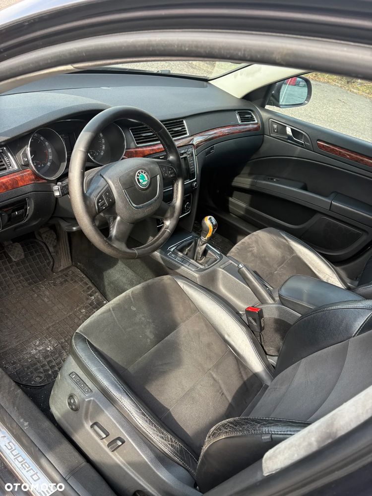 Skoda Superb 2.0 TDI 4x4 Elegance - 5
