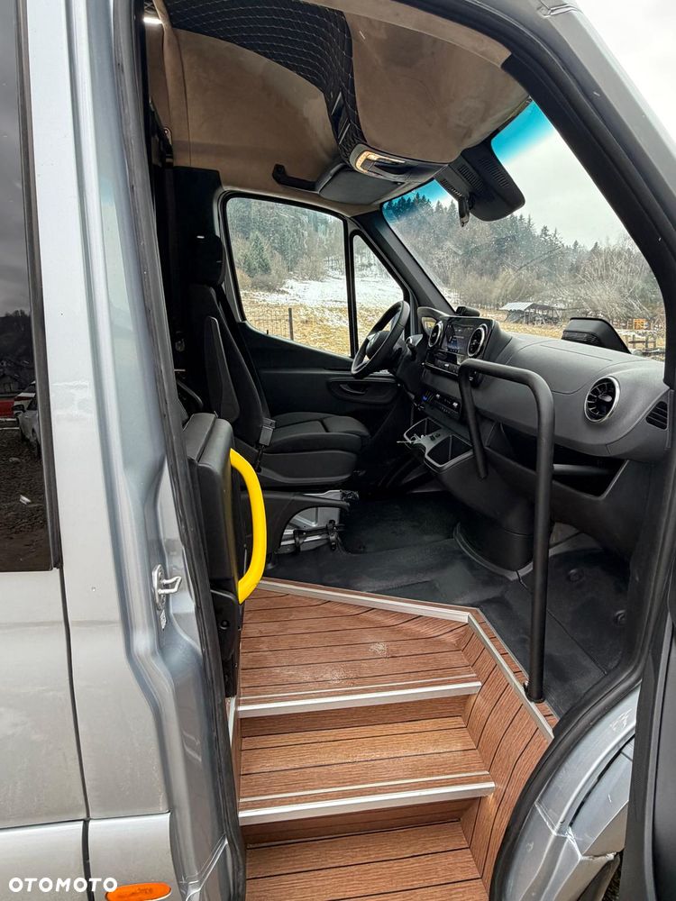 Mercedes-Benz Sprinter 519 - 8