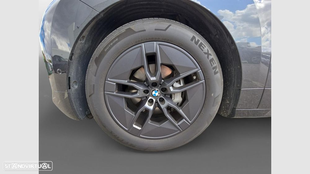BMW ix xDrive 45 - 16