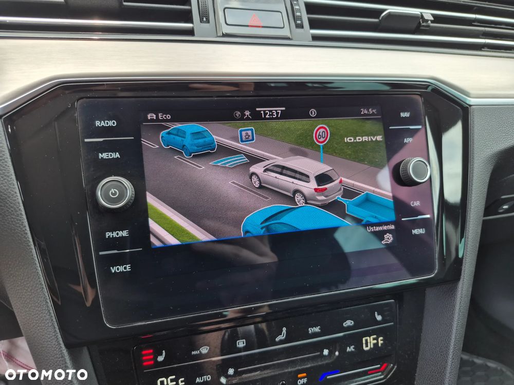 Volkswagen Passat 1.5 TSI EVO Elegance DSG - 9