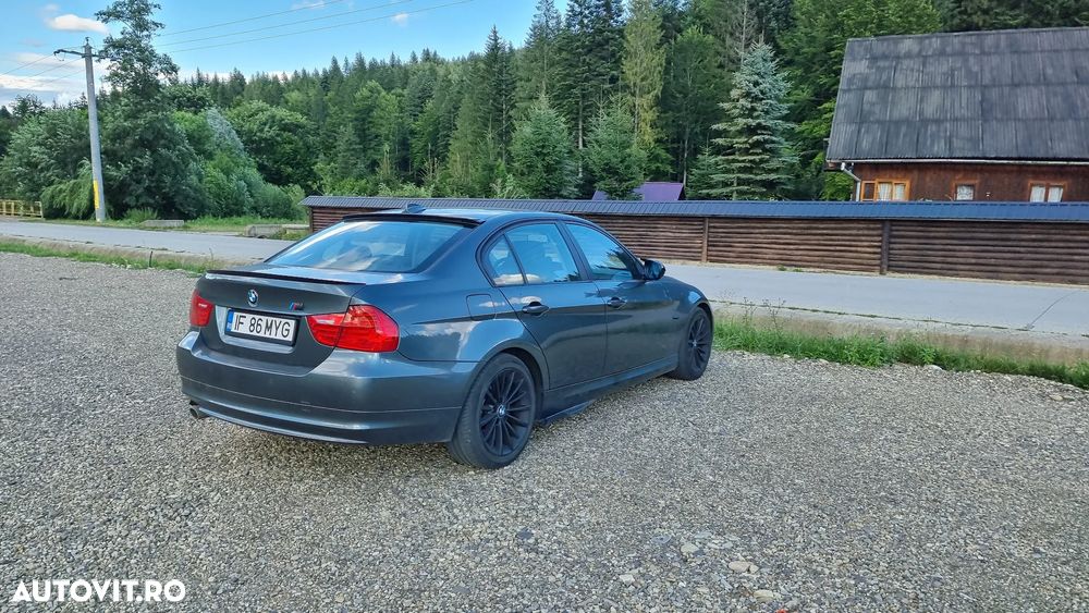 BMW Seria 3 320d DPF Efficient Dynamics Edition - 9