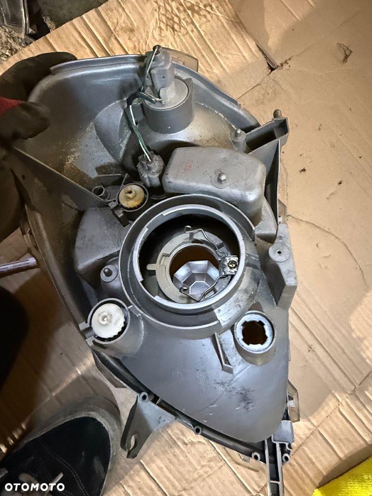 Lampka przód Toyota Yaris 99-05r. - 2