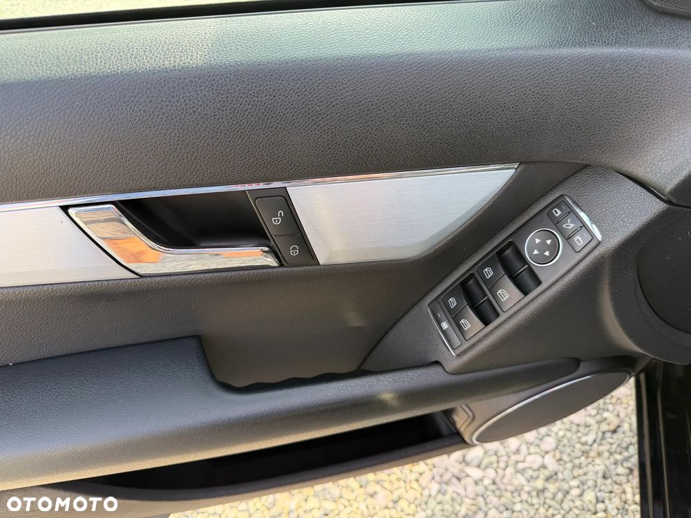 Mercedes-Benz Klasa C 180 Kompressor Automatik Avantgarde - 31