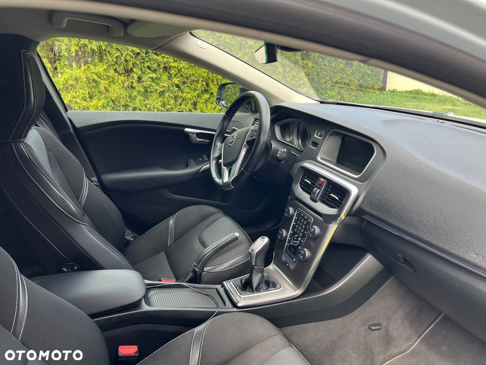 Volvo V40 D2 R-Design Summum - 12