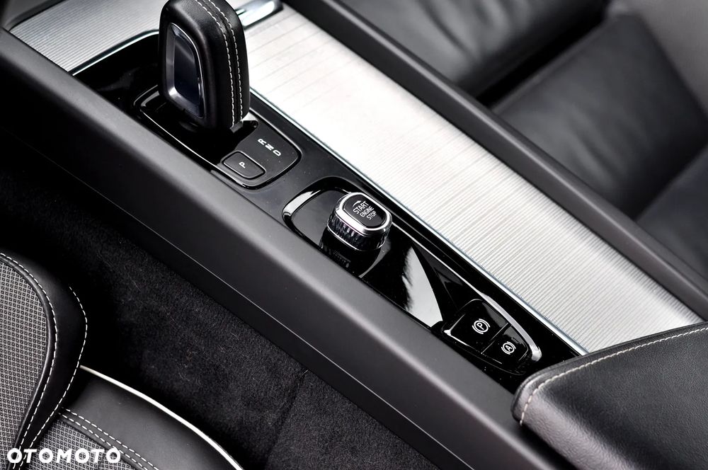 Volvo V60 B4 D Geartronic RDesign - 32