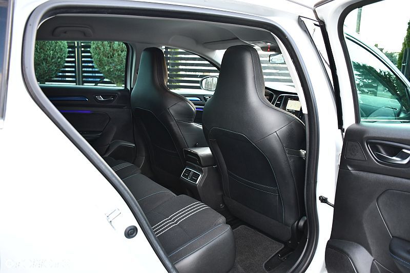 Renault Megane ENERGY TCe 205 EDC GT - 21