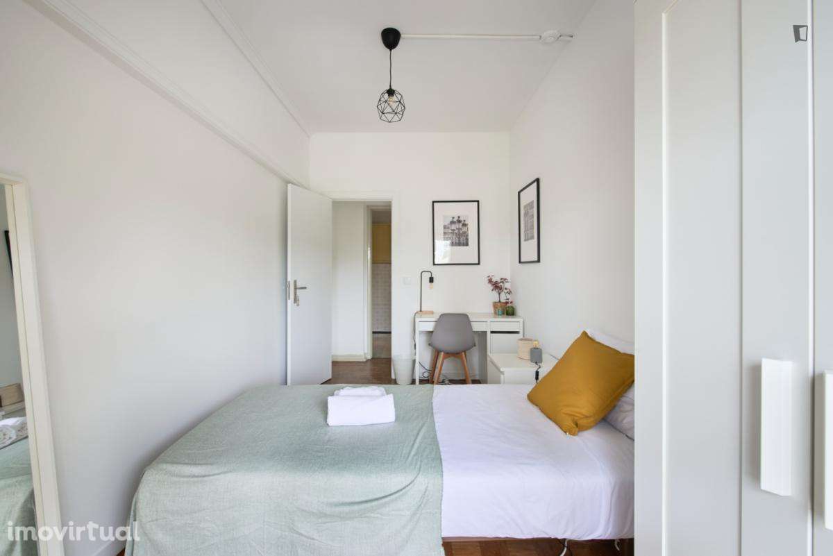 Quarto - localizado em Roma-Areeiro Lisbon - Grande imagem: 5/55