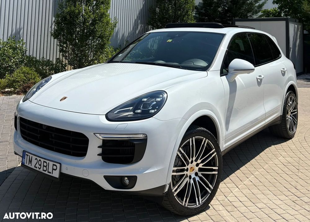 Porsche Cayenne 4.2 L S - 1