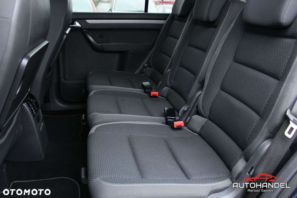 Volkswagen Touran - 19