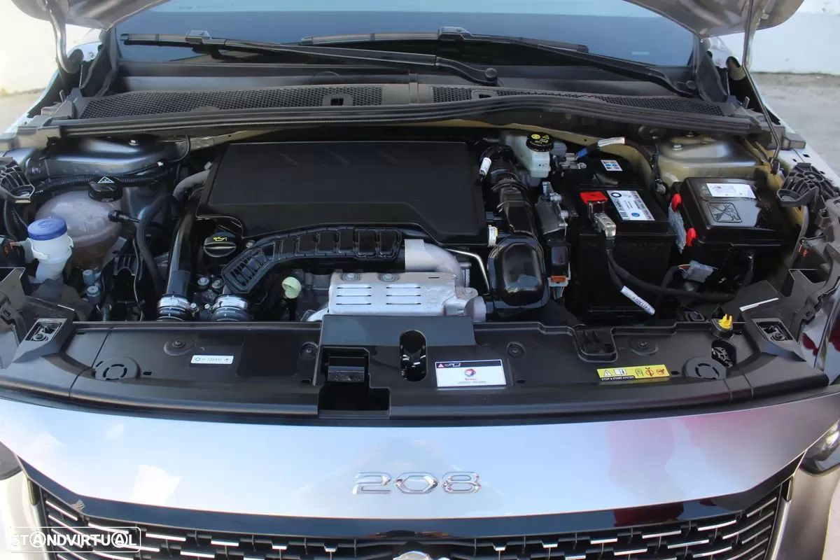 Peugeot 208 1.2 PureTech GT EAT8 - 52