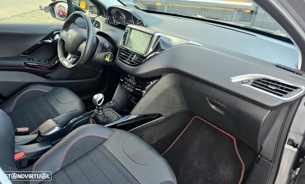 Peugeot 2008 1.2 PureTech GT Line - 20