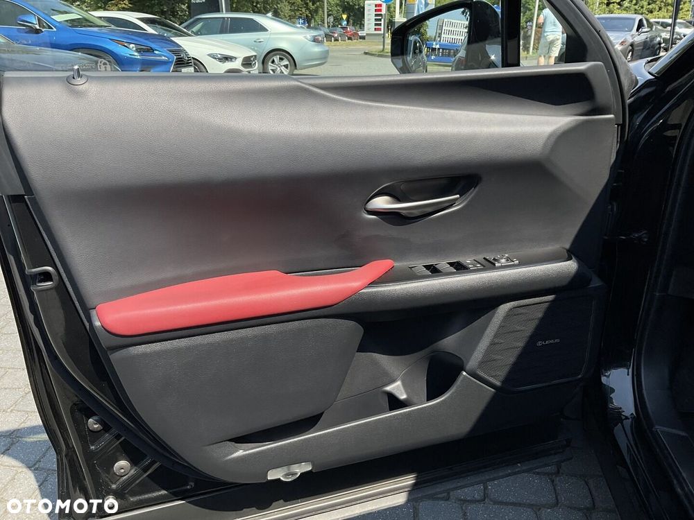 Lexus UX 200 F Sport 2WD - 28