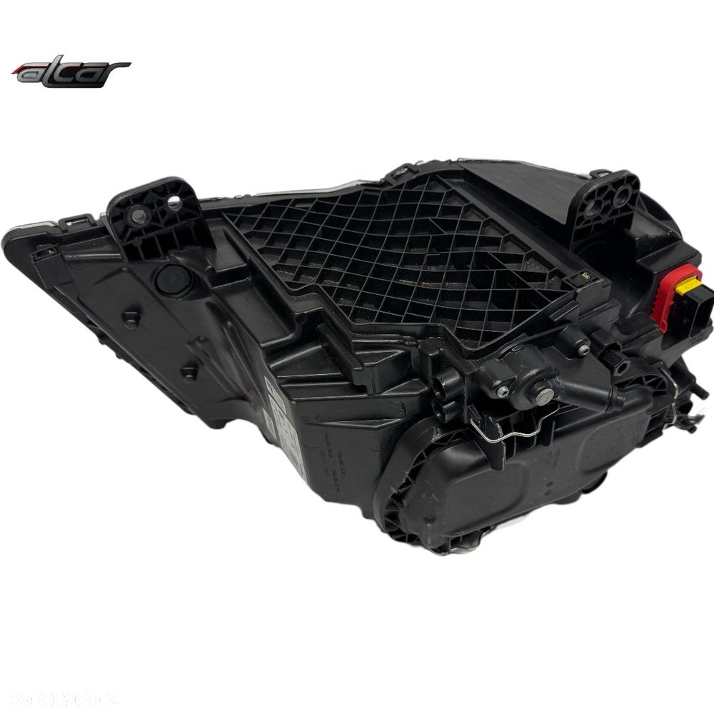 REFLEKTOR LAMPA LEWA PRZÓD ZWYKŁA + LED MAN TGX II 81.25101-6737 - 6