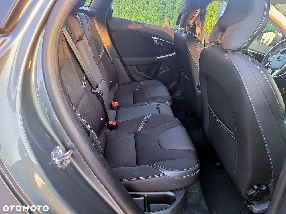 Volvo V40 D2 Kinetic - 22