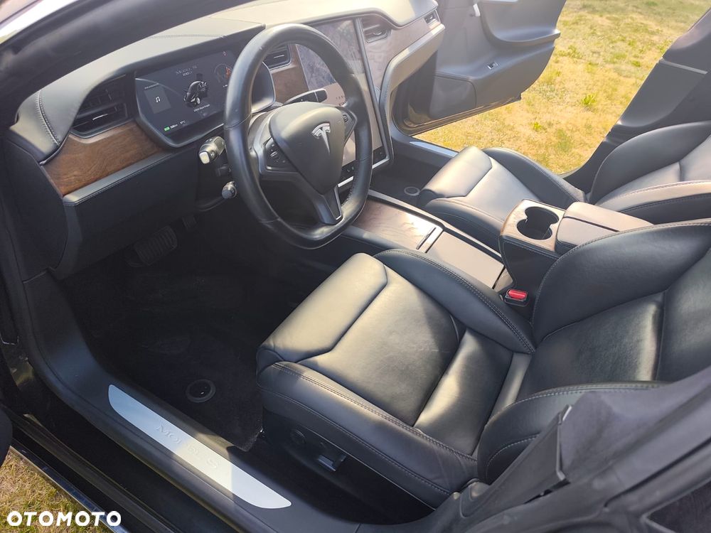 Tesla Model S - 15