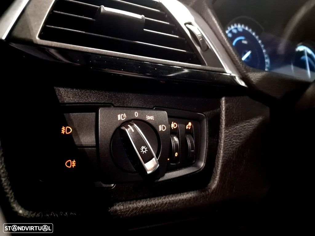 BMW 318 i Touring Pack M Auto - 32