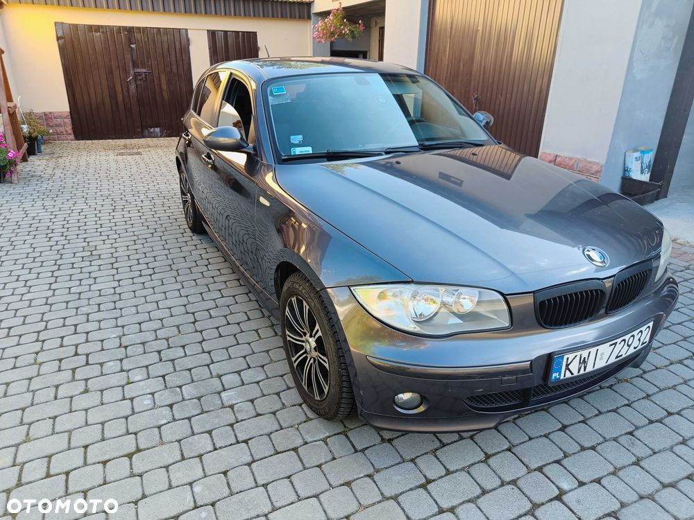 BMW Seria 1 2004 photo 2