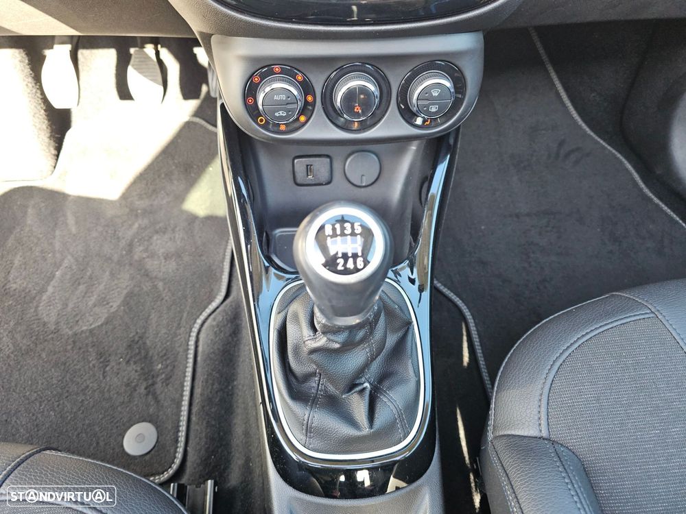 Opel Adam 1.0 T Rocks - 26