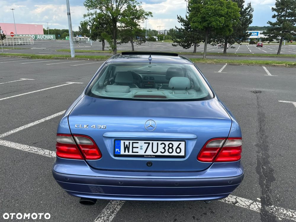 Mercedes-Benz CLK - 27