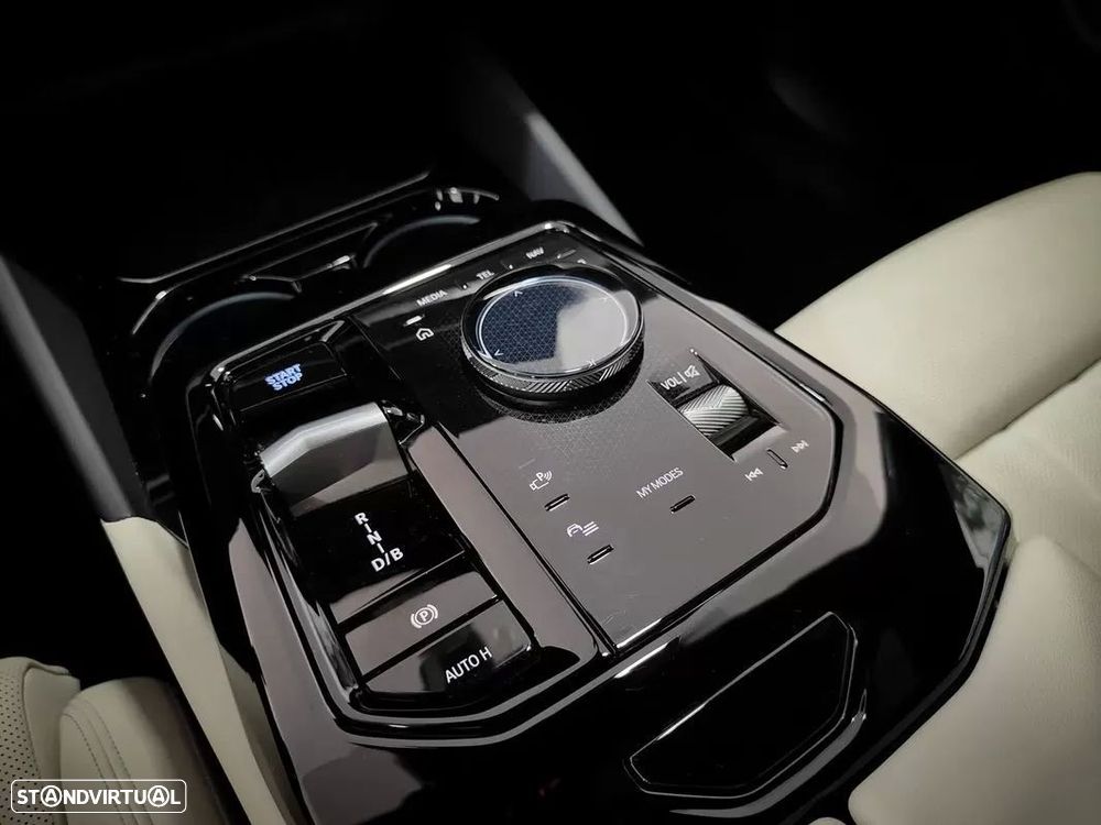 BMW i5 Touring eDrive40 - 48