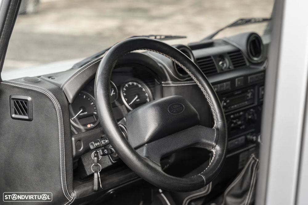 Land Rover Defender 110 CC 2.2 CRD SE - 15