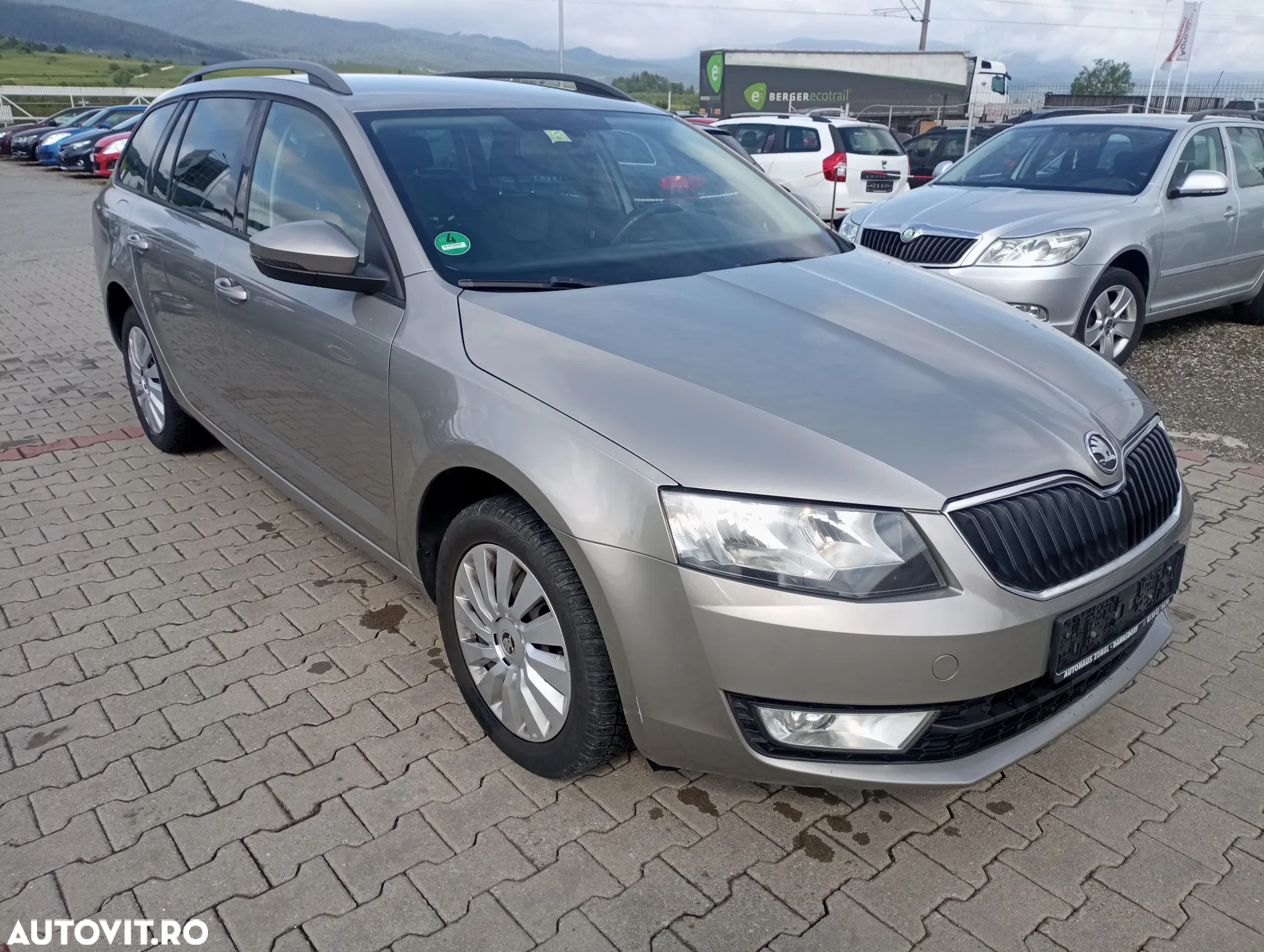 Skoda Octavia Combi Diesel 2.0 TDI 4X4 Ambition - 2
