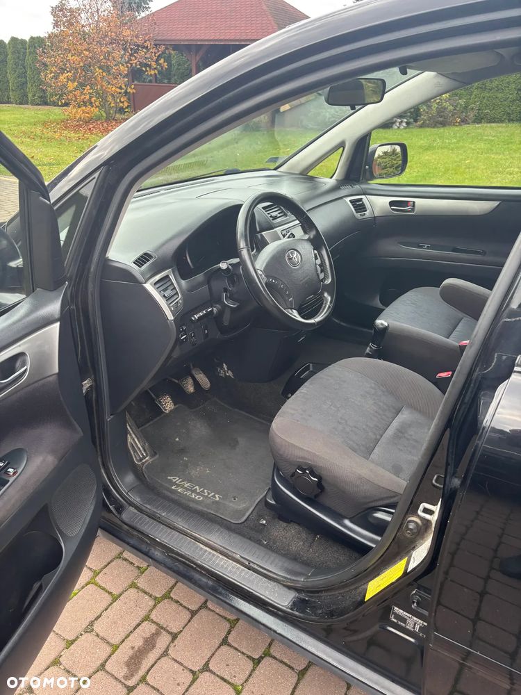 Toyota Avensis Verso 2.0 D-4D Luna - 3
