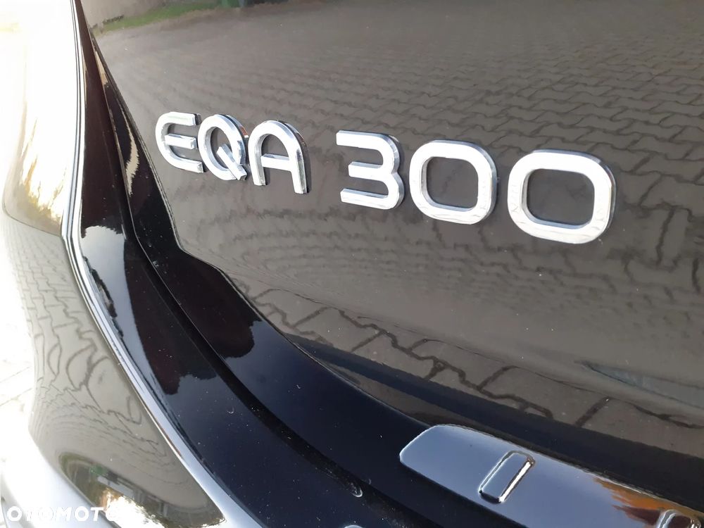 Mercedes-Benz EQA 300 66.5kWh 4-Matic AMG Line - 11