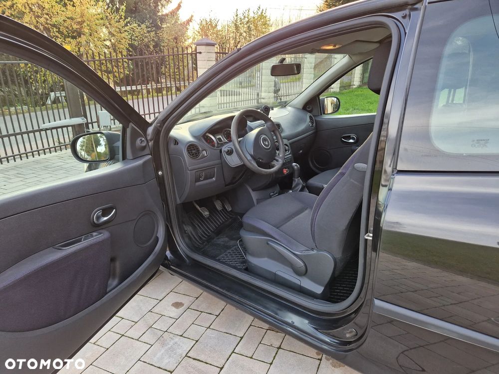 Renault Clio 1.5 dCi Authentique - 6