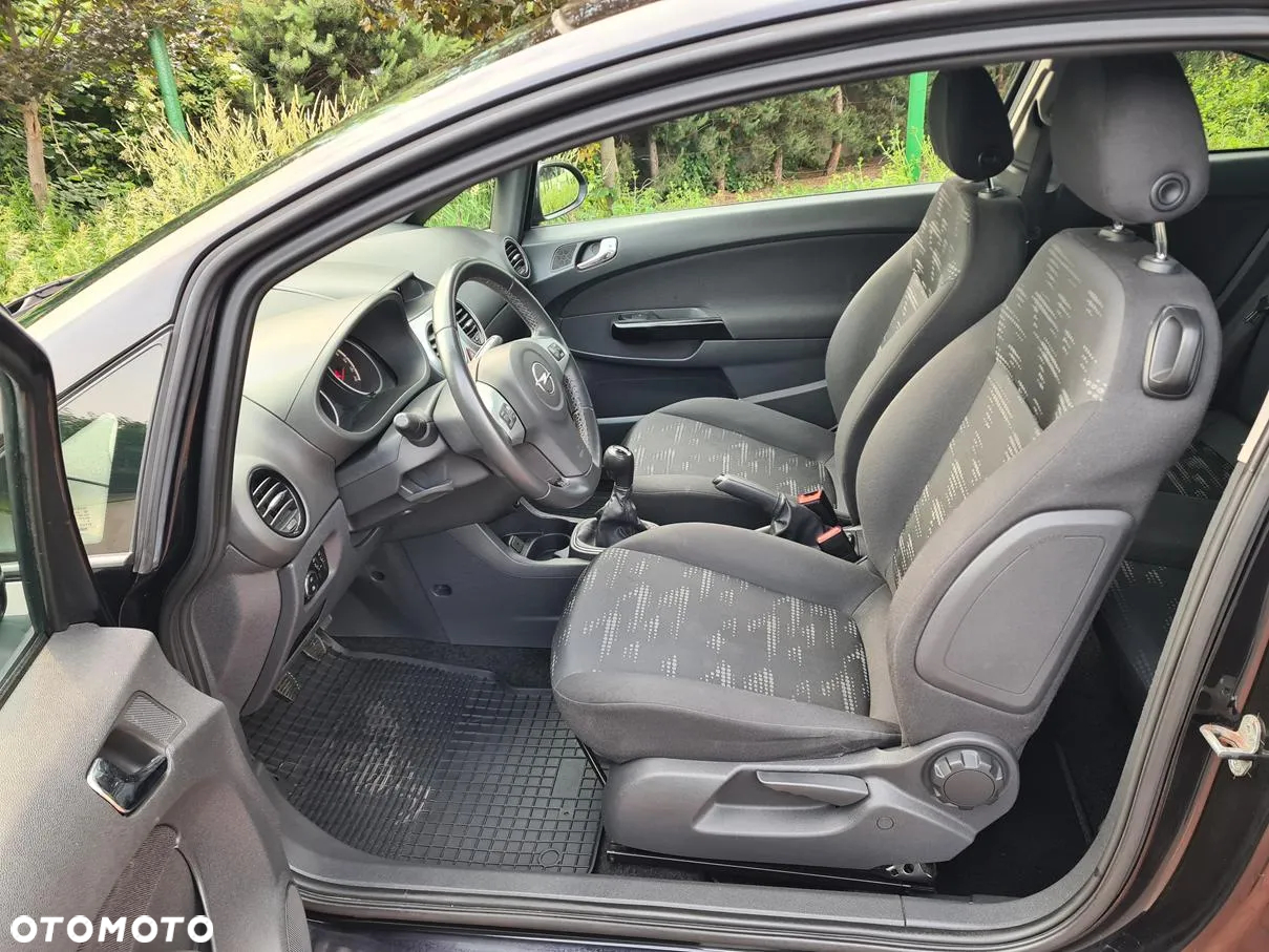 Opel Corsa 1.4 16V Cosmo - 6