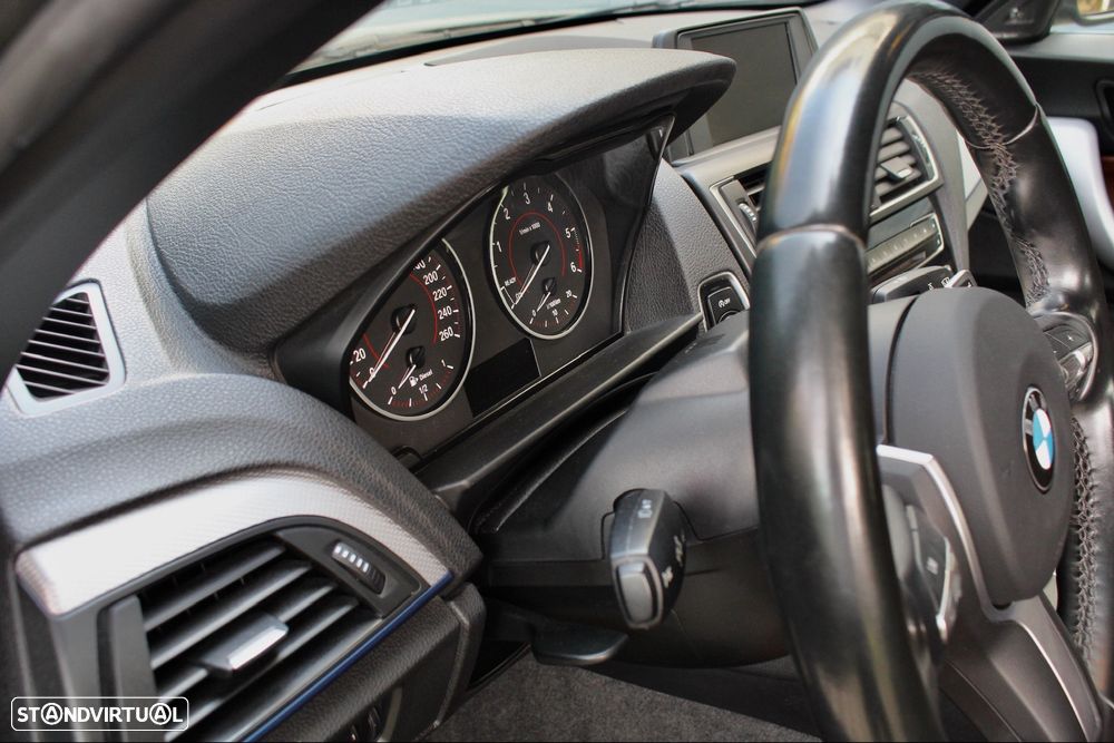 BMW 225 d Cabrio Pack M Auto - 36