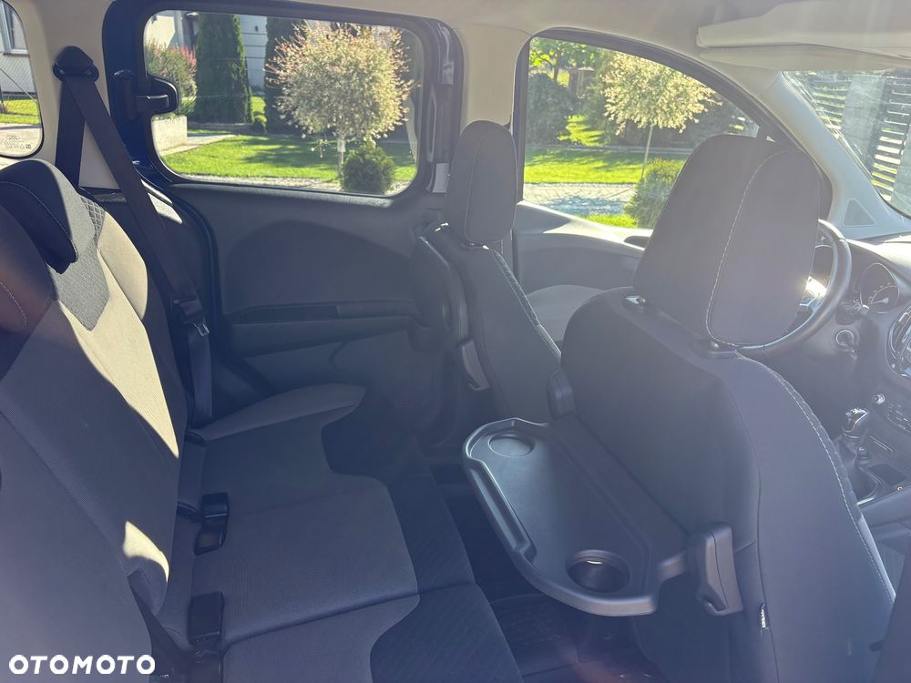 Ford Tourneo Courier 1.0 EcoBoost S&S Titanium - 14
