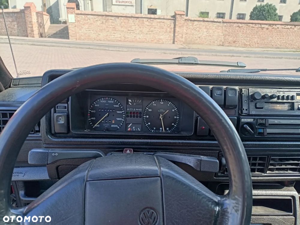Volkswagen Golf 1.3 - 3