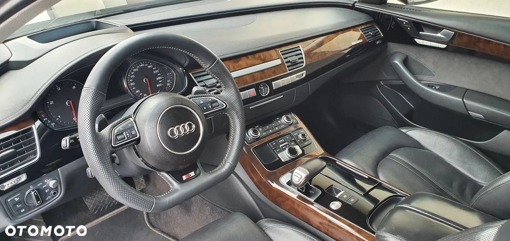 Audi A8 - 12