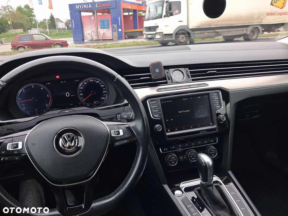 Volkswagen Passat 1.6 TDI SCR DSG Business - 6
