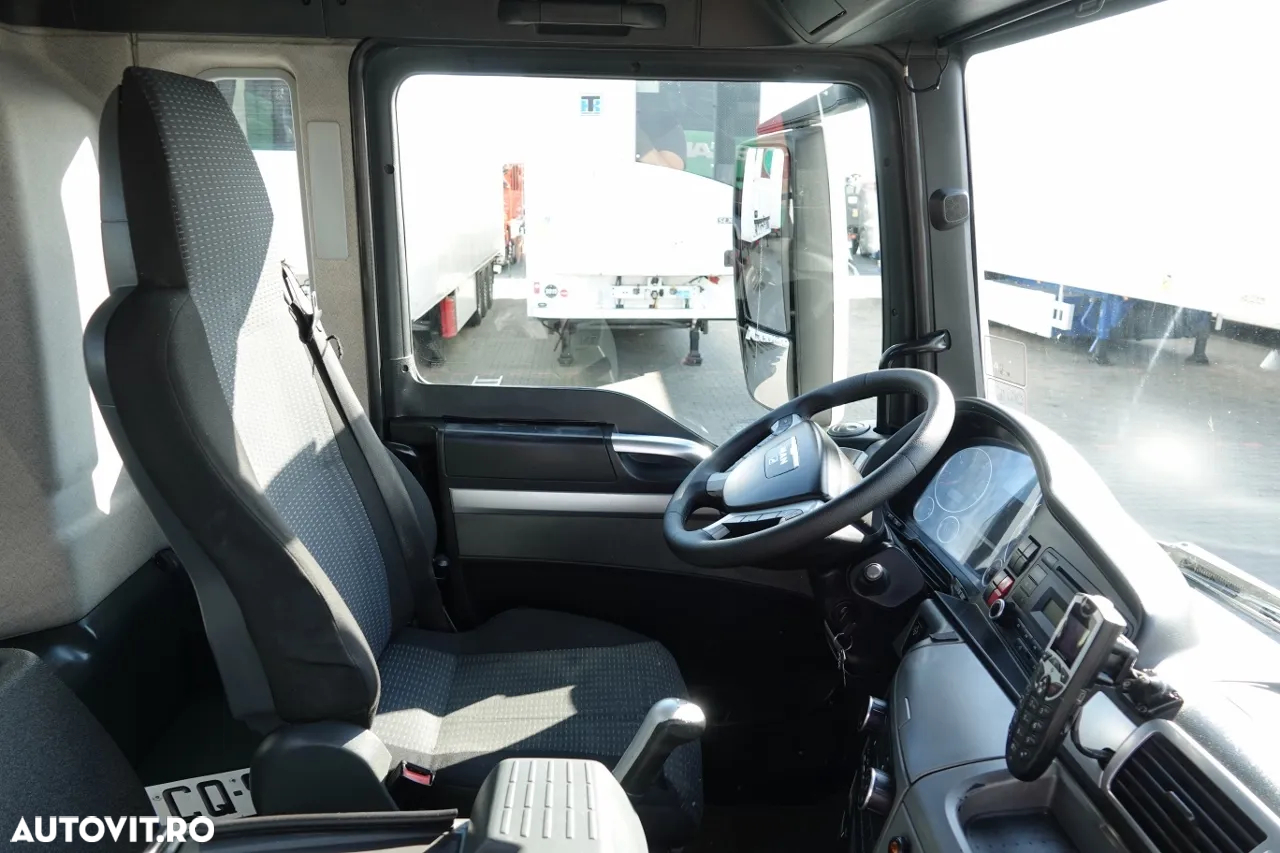 MAN TGS 18.400 / 4x4 / BASCULANTE - 4,7 M + HDS HIAB 111 inaltime: 7,4 m / MANUAL / PALET / RADIO CONTROL - 35