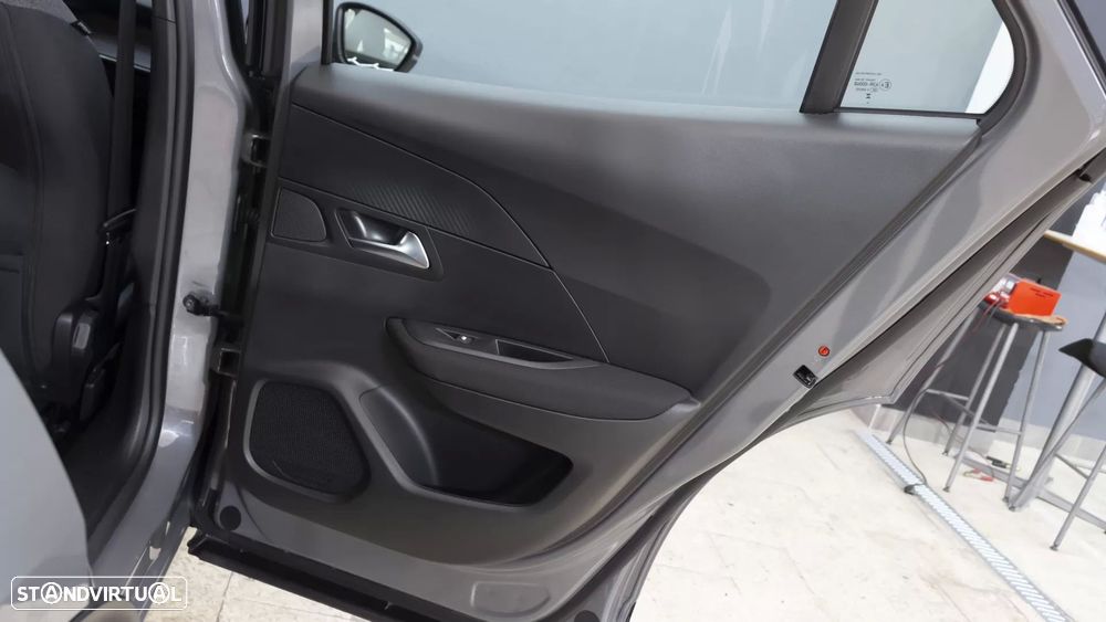 Peugeot e-2008 54 kWh Active - 9