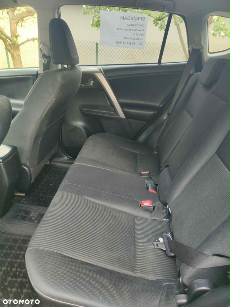 Toyota RAV4 - 11