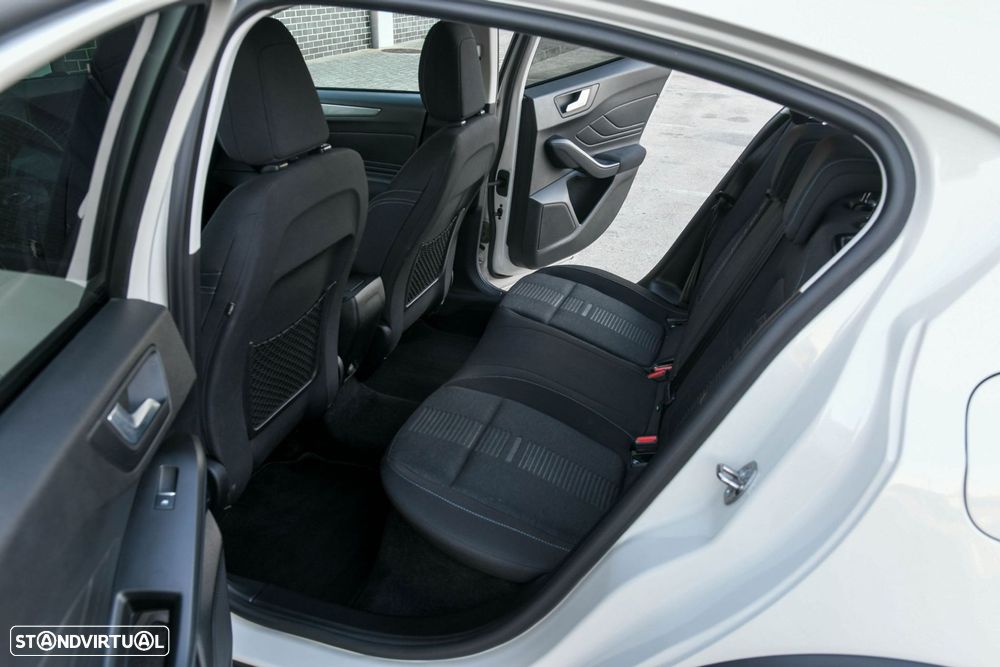 Ford Focus 1.0 EcoBoost Active X - 19