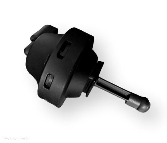 MERCEDES OM646 Komorka prozniowa kolektor dolotowy - 1