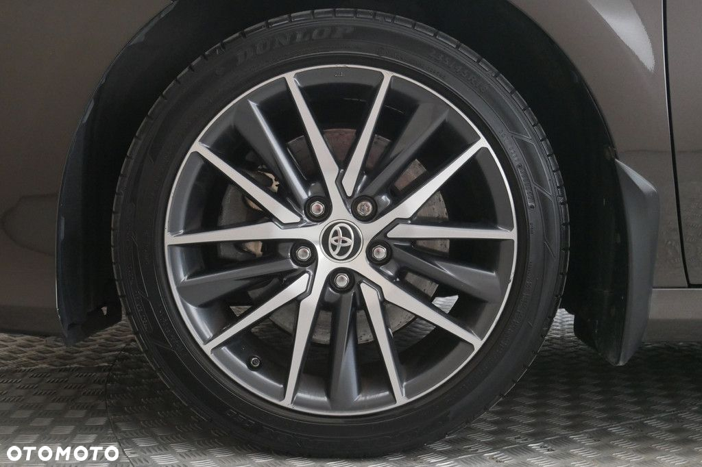 Toyota Camry - 14