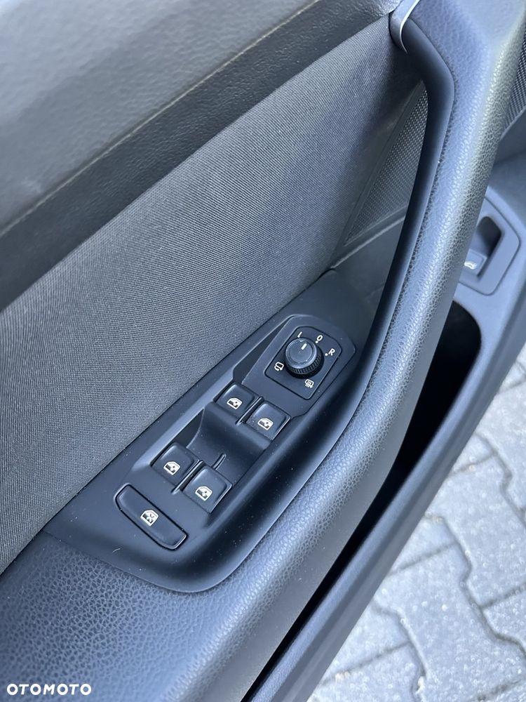 Volkswagen Passat 2.0 TSI Business DSG - 18