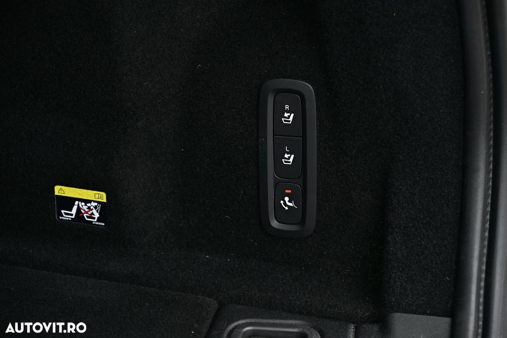 Volvo XC 60 D5 AWD Geartronic Inscription - 34